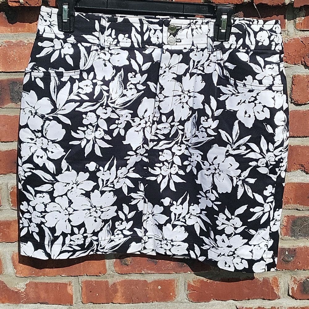 Chaps black and white floral skirt